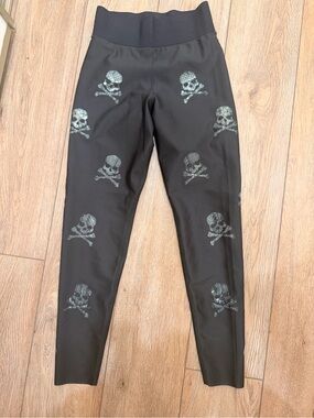 ultracor Black Leggings with Metallic Skull Print